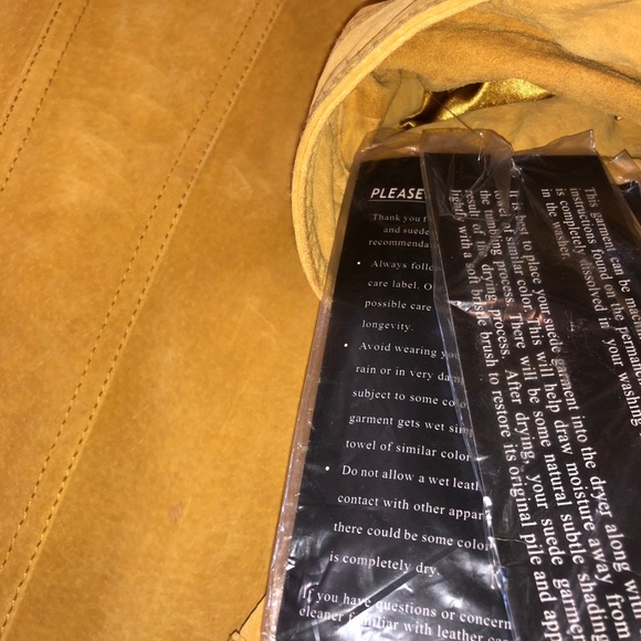 Heavy Oversized Yellow Leather Button Down - Picture 6 of 8